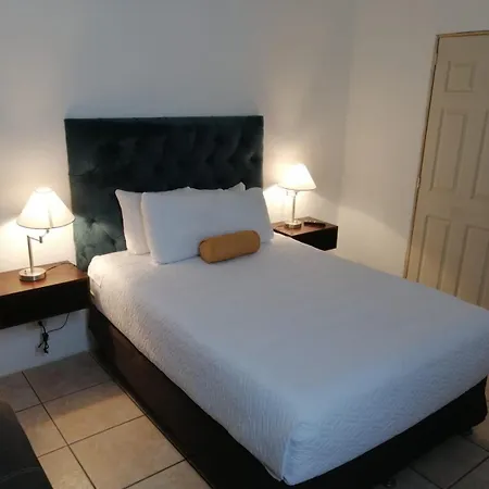 Global Airport Inn-3